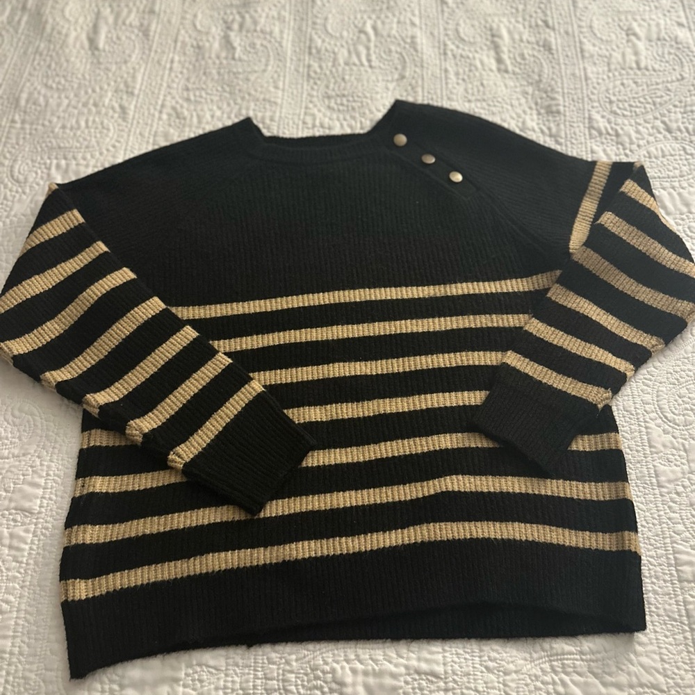 Knox Rose Black and Tan Crew Neck Sweater